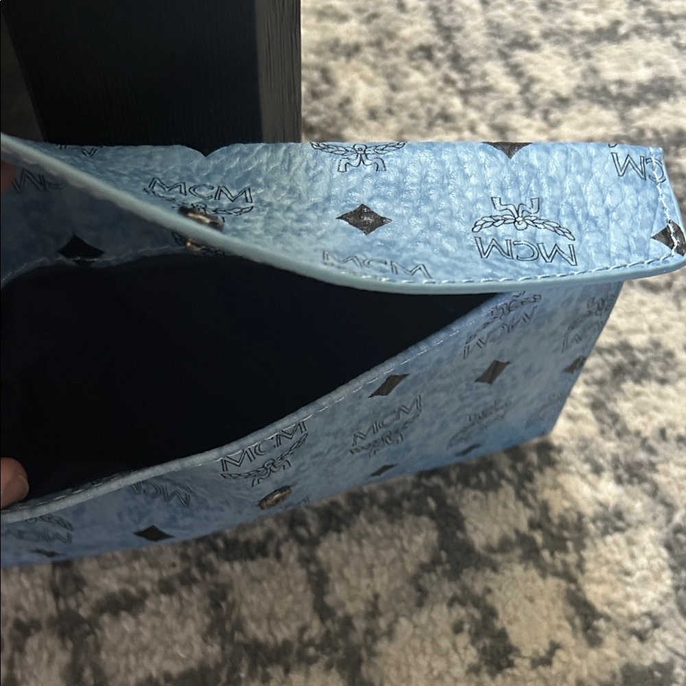 MCM GWP blue envelope clutch. This is brand new never been used. - Picture 3 of 4